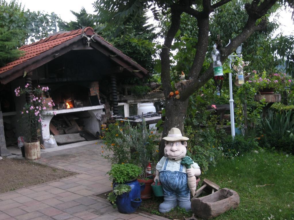 Hisa Korazija Apartment โรกัชกา สลาทินา ภายนอก รูปภาพ