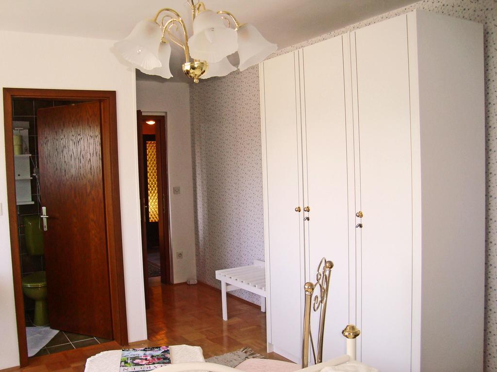 Hisa Korazija Apartment โรกัชกา สลาทินา ภายนอก รูปภาพ